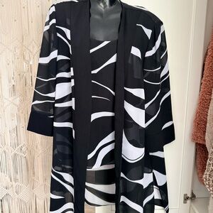 Dana Kay Black and White Abstract Blouse